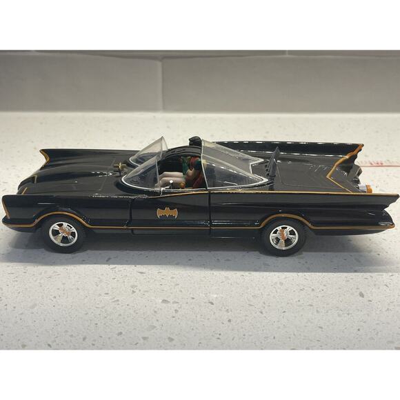 Batman Batmobile 1:24 w/Robin 9 Inches Jada Toys 2 Items - Picture 1 of 9
